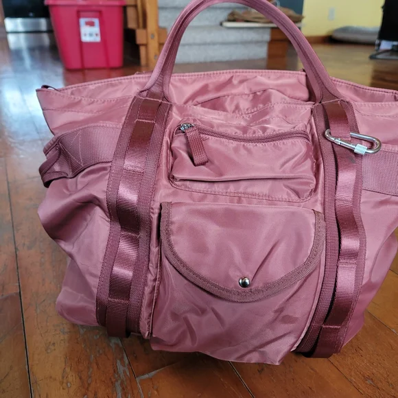 Tommy Bahama Tote - Picture 3 of 8